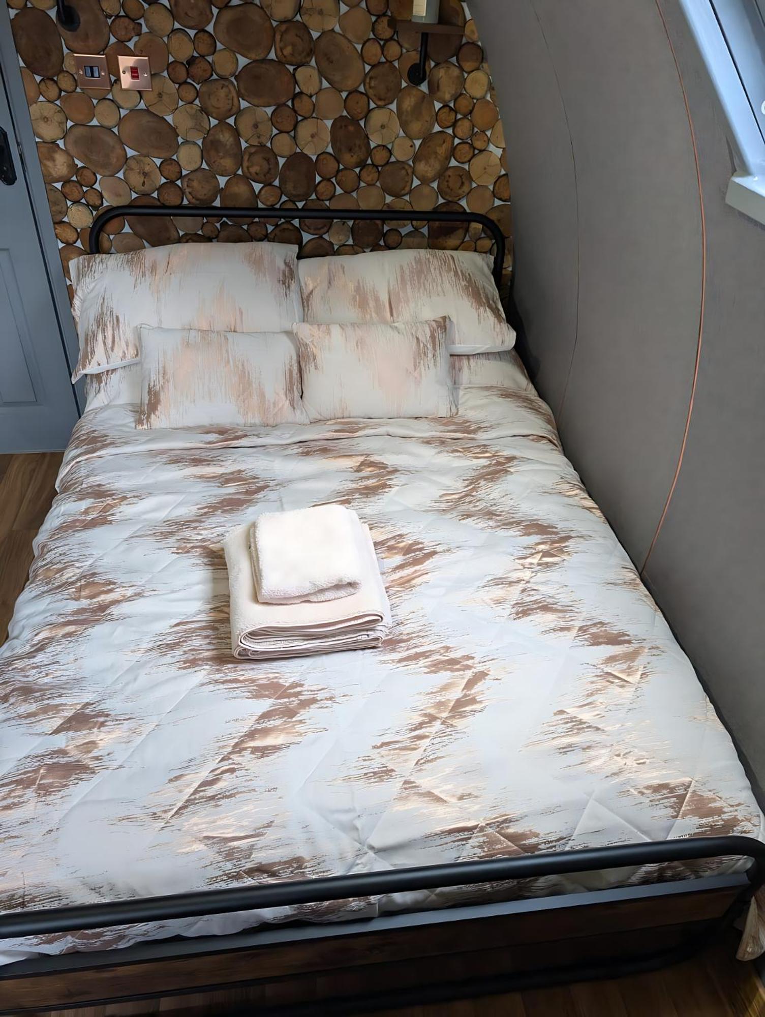 Caplor Glamping & Lodges Герефорд Екстер'єр фото